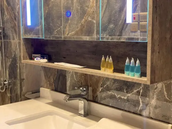 Crystal Blue Hotel 10