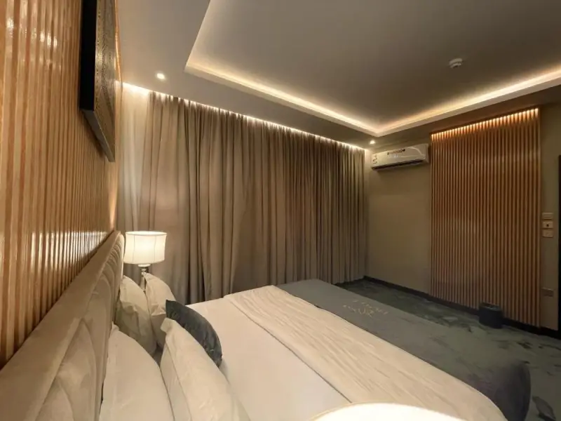 Deluxe Studio